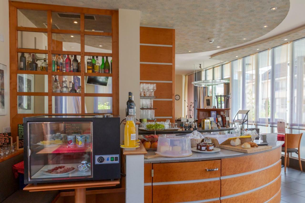 Hotel Rynach Reinach  エクステリア 写真