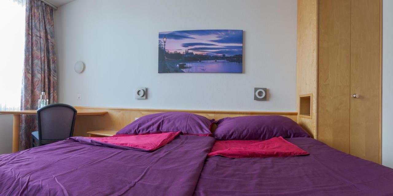 Hotel Rynach Reinach  エクステリア 写真