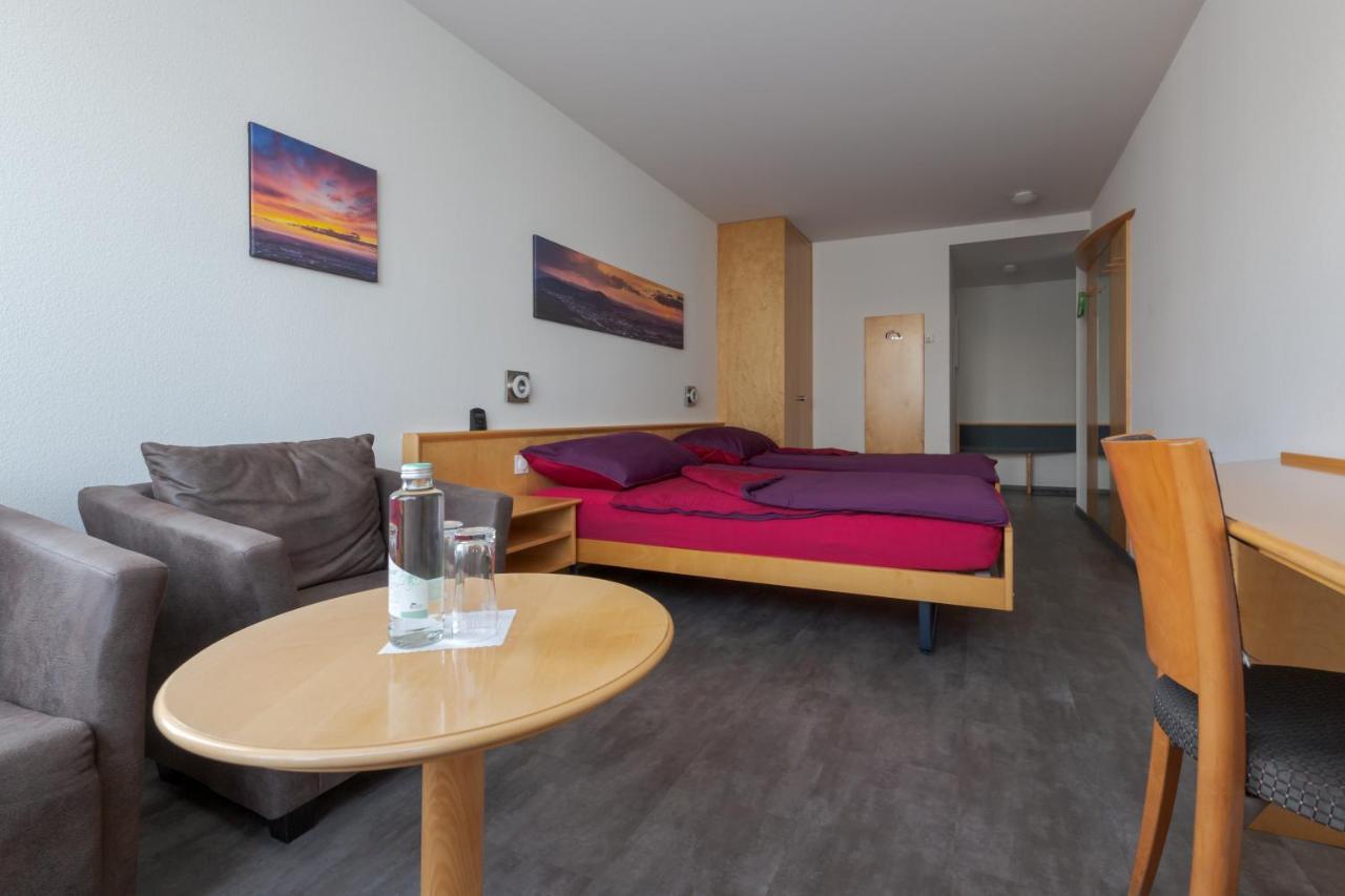 Hotel Rynach Reinach  エクステリア 写真